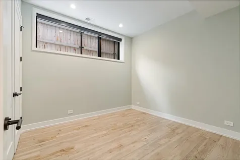 1541 West Pearson Street Chicago IL 60642
