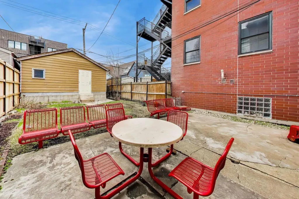 2434 West Cortland Street Chicago IL 60647
