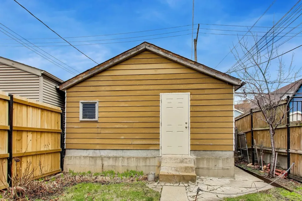 2434 West Cortland Street Chicago IL 60647