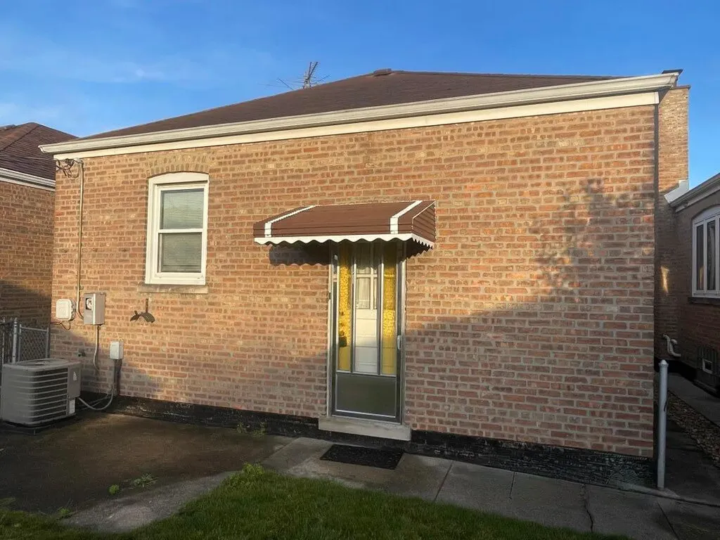 6153 South Melvina Avenue Chicago IL 60638