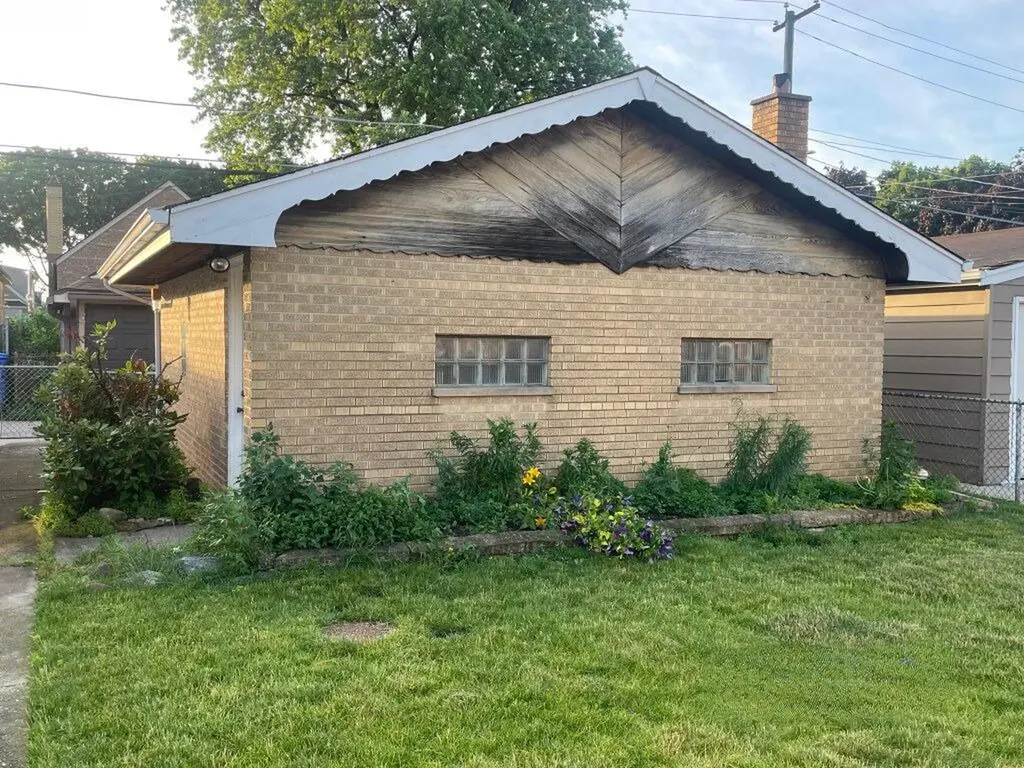 6153 South Melvina Avenue Chicago IL 60638