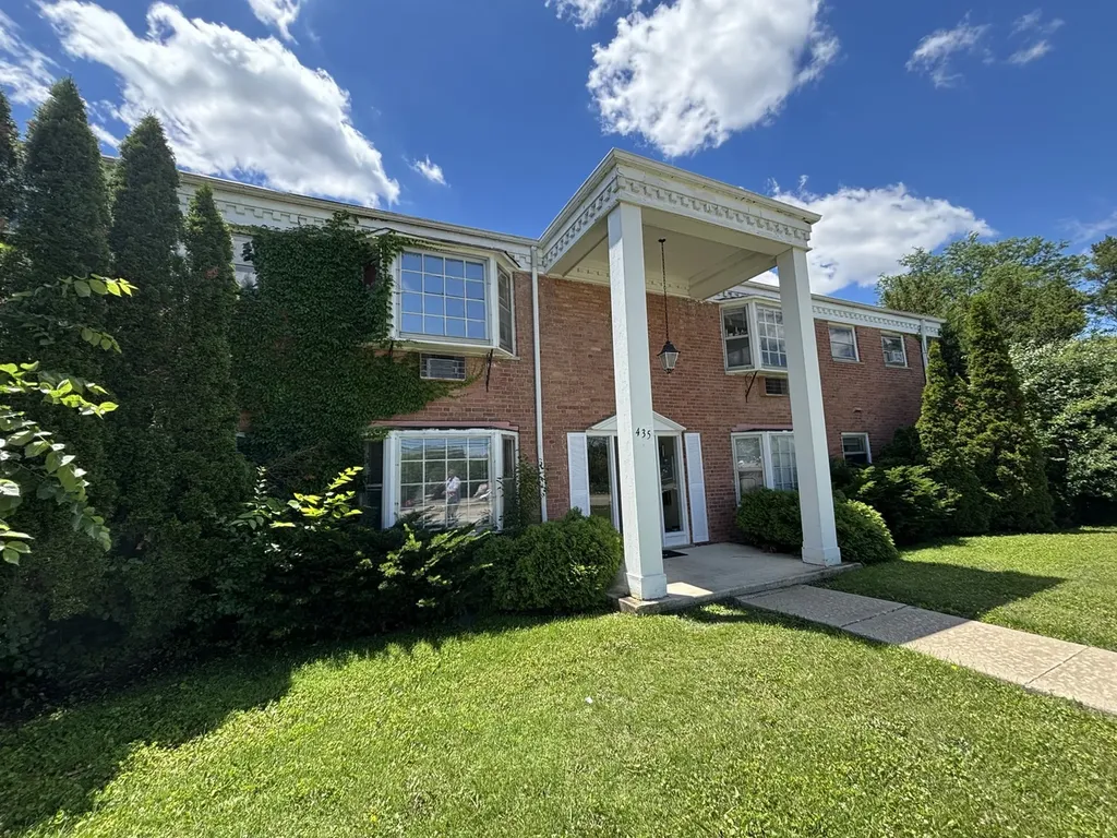 435 Burlington Avenue Downers Grove IL 60515