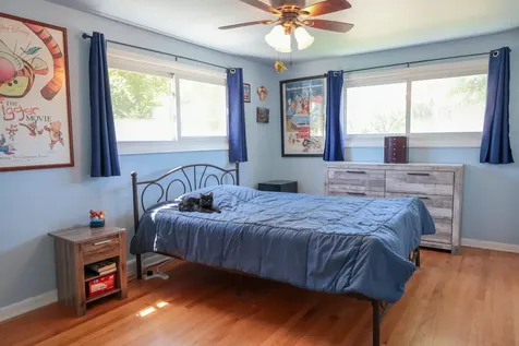 240 Brentwood Drive Des Plaines IL 60016