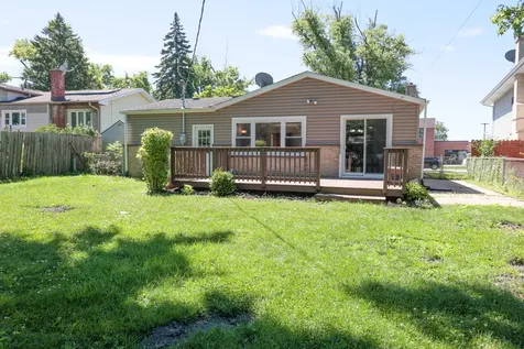 240 Brentwood Drive Des Plaines IL 60016
