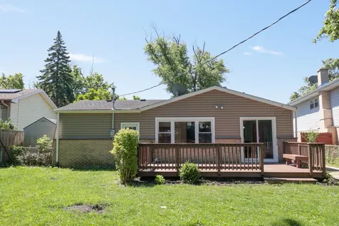 240 Brentwood Drive Des Plaines IL 60016
