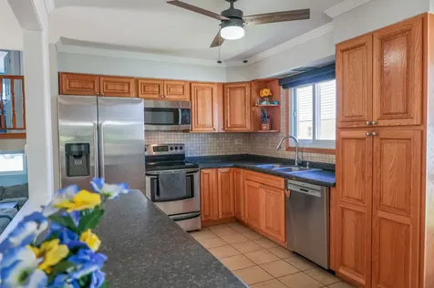 240 Brentwood Drive Des Plaines IL 60016