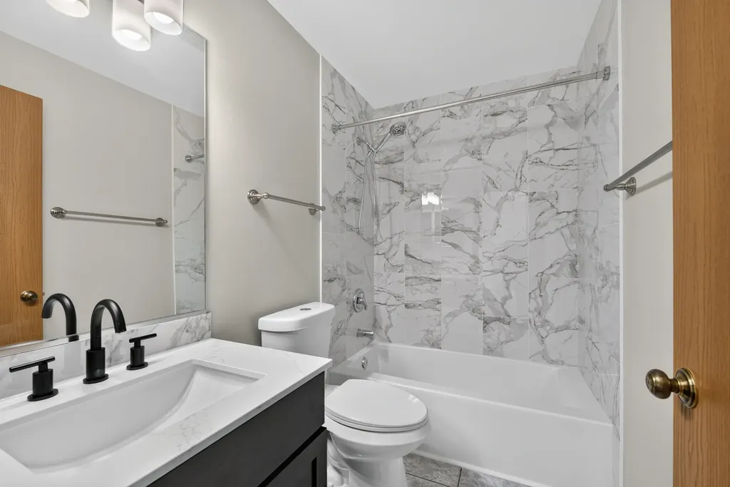 1960 Heron Avenue Schaumburg IL 60193