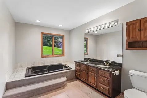 200 North Shore Drive Oakwood Hills IL 60013