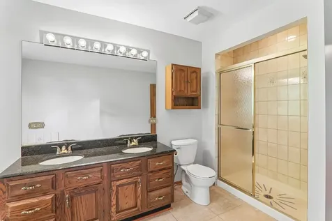 200 North Shore Drive Oakwood Hills IL 60013