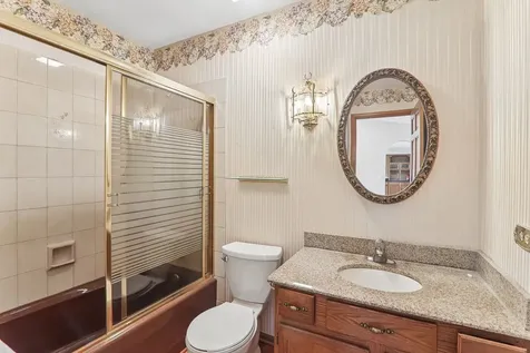 200 North Shore Drive Oakwood Hills IL 60013
