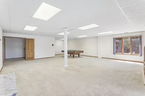 200 North Shore Drive Oakwood Hills IL 60013
