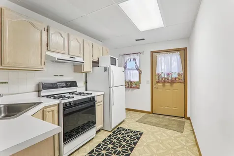 200 North Shore Drive Oakwood Hills IL 60013