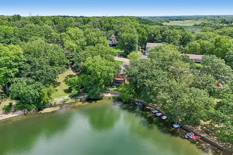 200 North Shore Drive Oakwood Hills IL 60013