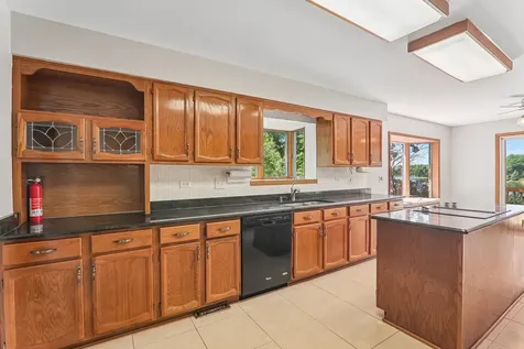 200 North Shore Drive Oakwood Hills IL 60013