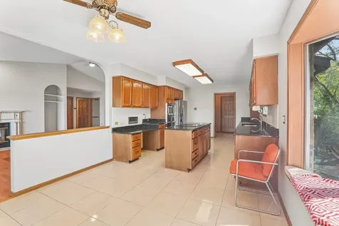 200 North Shore Drive Oakwood Hills IL 60013