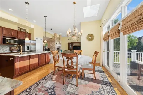 527 Mallard Point Circle North Aurora IL 60542