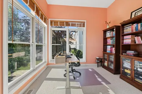 527 Mallard Point Circle North Aurora IL 60542