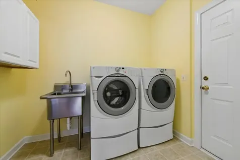 527 Mallard Point Circle North Aurora IL 60542