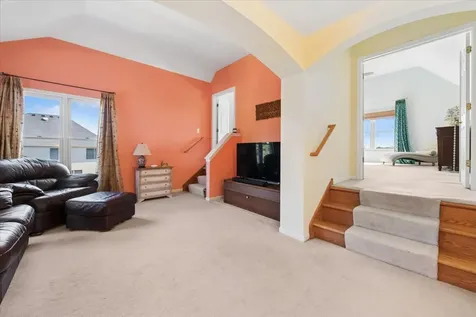 527 Mallard Point Circle North Aurora IL 60542