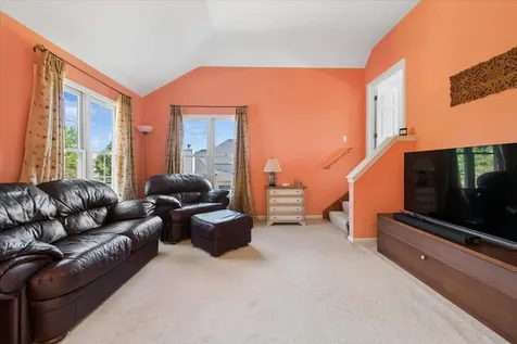 527 Mallard Point Circle North Aurora IL 60542