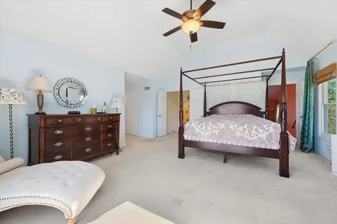 527 Mallard Point Circle North Aurora IL 60542