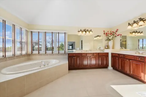 527 Mallard Point Circle North Aurora IL 60542