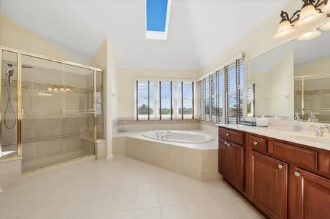 527 Mallard Point Circle North Aurora IL 60542