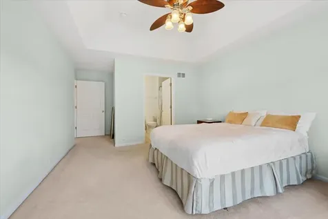 527 Mallard Point Circle North Aurora IL 60542