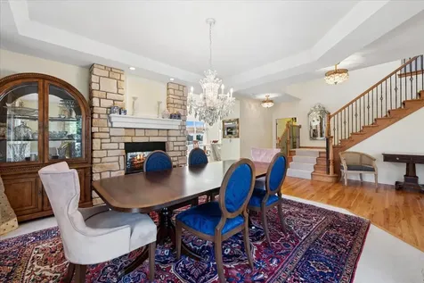 527 Mallard Point Circle North Aurora IL 60542