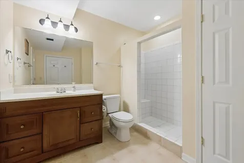527 Mallard Point Circle North Aurora IL 60542