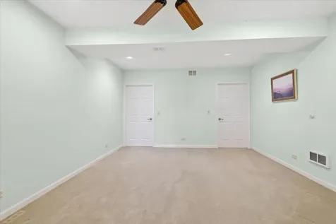 527 Mallard Point Circle North Aurora IL 60542