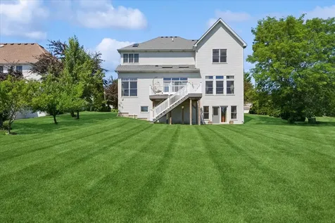 527 Mallard Point Circle North Aurora IL 60542