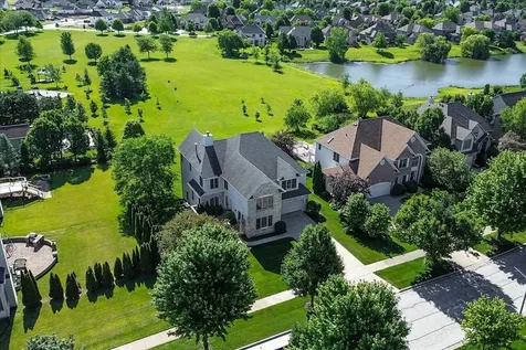 527 Mallard Point Circle North Aurora IL 60542