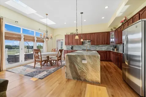 527 Mallard Point Circle North Aurora IL 60542