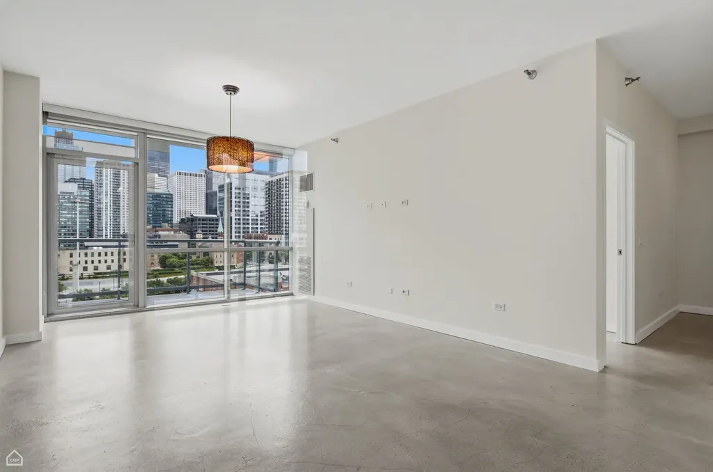 123 South Green Street Chicago IL 60607
