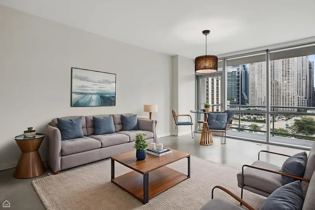 123 South Green Street Chicago IL 60607