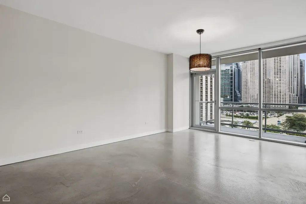 123 South Green Street Chicago IL 60607