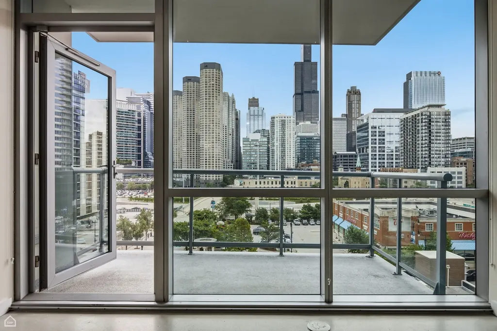123 South Green Street Chicago IL 60607