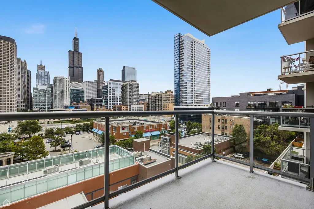 123 South Green Street Chicago IL 60607