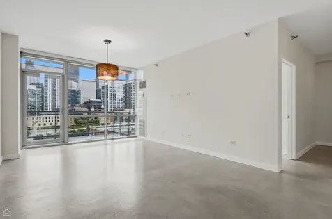 123 South Green Street Chicago IL 60607