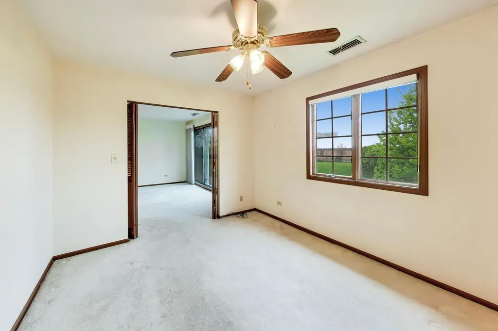 245 Windsor Lane Willowbrook IL 60527