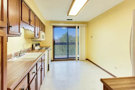 245 Windsor Lane Willowbrook IL 60527