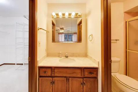 245 Windsor Lane Willowbrook IL 60527