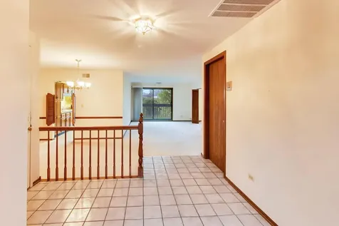 245 Windsor Lane Willowbrook IL 60527