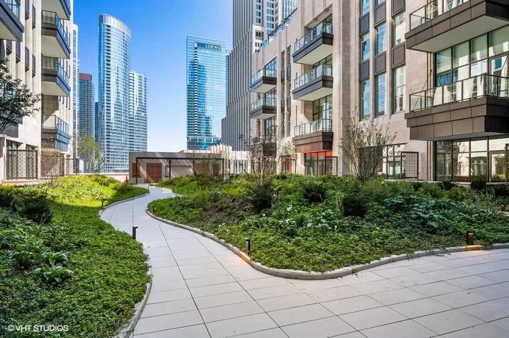 435 North Michigan Avenue Chicago IL 60611
