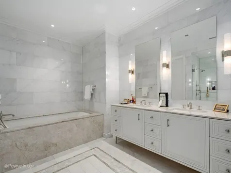 435 North Michigan Avenue Chicago IL 60611