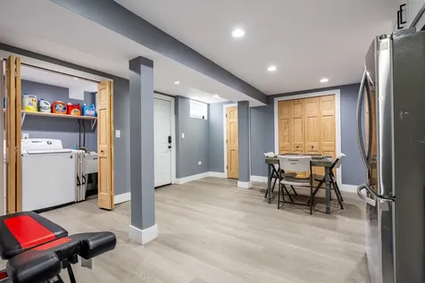 6819 North Keystone Avenue Lincolnwood IL 60712