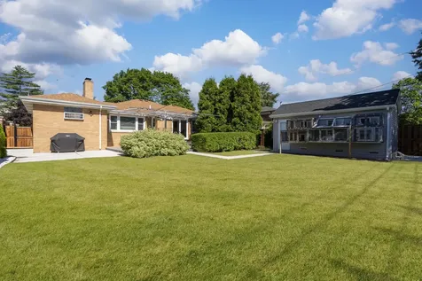 6819 North Keystone Avenue Lincolnwood IL 60712