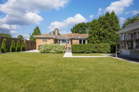 6819 North Keystone Avenue Lincolnwood IL 60712
