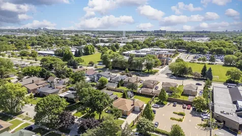 6819 North Keystone Avenue Lincolnwood IL 60712